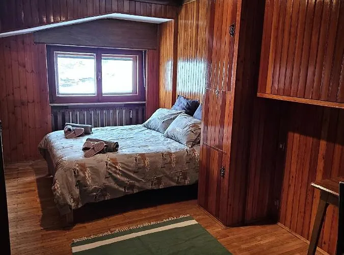 Cervino 1865 Family House & Friends - Cir 0517